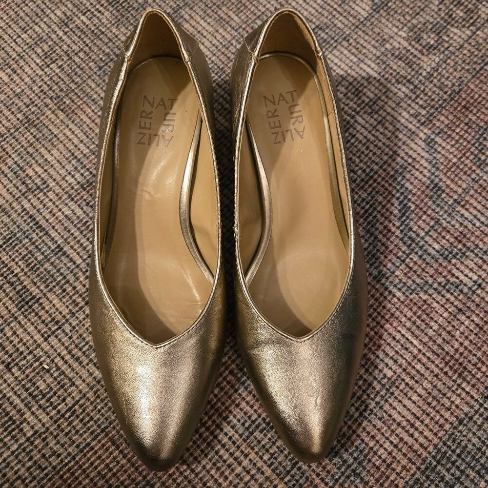 Naturalizer Malynn Pointed Toe Pump Sz 6.5 Wide In Gold